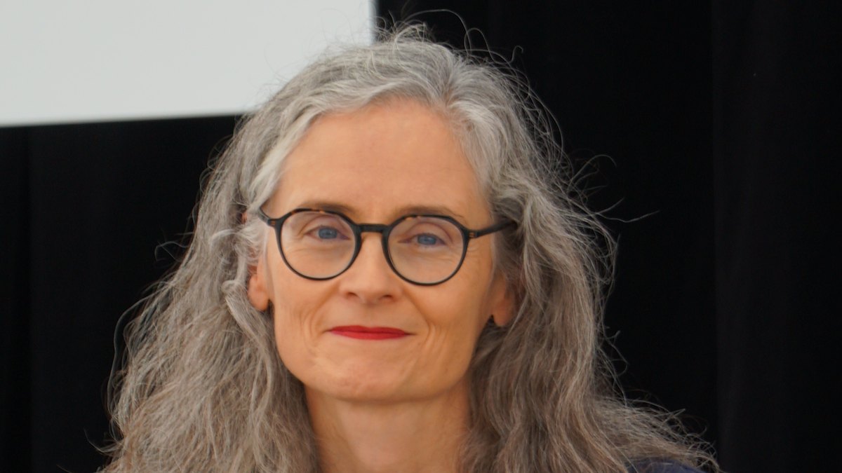 Anne Godard Wins the 2026 Prix Décembre for Nous aussi
